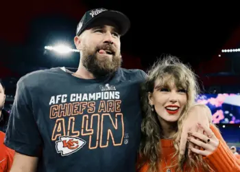 Taylor Swift y Travis Kelce: La Pareja del Momento
