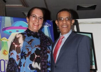 Los productores de teatro Basilio Nova y Ana Jiménez participan en FAMFEST en Chile