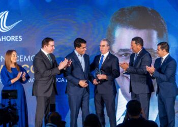 Bancos Popular, BHD y Reserva reconocen el trabajo de David Collado en turismo