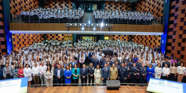 INFOTEP y la FARD gradúan más de mil participantes capacitados en 52 acciones formativas