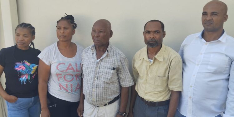 Demandan del Tribunal de Tierras fallar el caso de una litis por una vivienda en Barahona