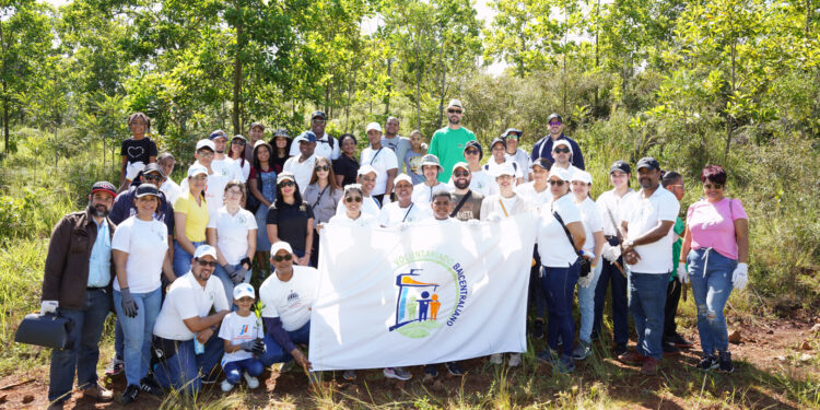 Voluntariado Bancentraliano realizó la 19ª jornada de reforestación en colaboración con el Ministerio de Medio Ambiente y Recursos Naturales