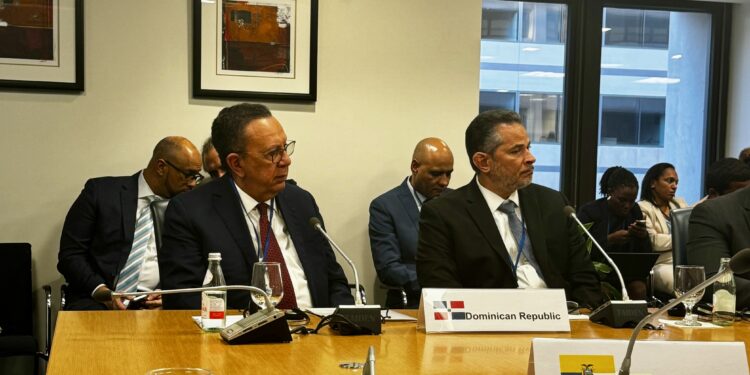 Valdez Albizu participa en las reuniones anuales del FMI y GBM