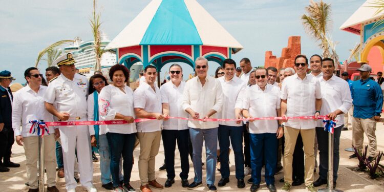 Presidente Abinader inaugura segunda fase de Cabo Rojo y recibe tercer crucero