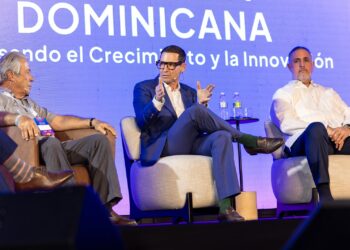 Empresario Edward De Valle II asegura inversionistas tienen los ojos puestos en turismo República Dominicana.