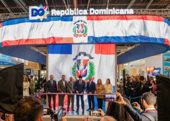 David Collado inaugura stand de RD en feria turística de ANATO, en Colombia