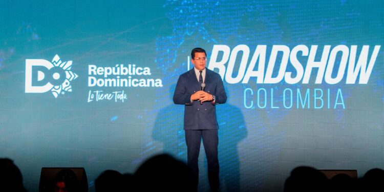 Ministro de Turismo realiza Roadshow en Colombia ante más de 400 turoperadores