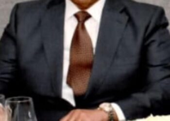 Partido Fuerza del Pueblo cuestiona tardía reacción del presidente Abinader ante crisis migratoria, y respalda llamado al diálogo de Leonel Fernández.