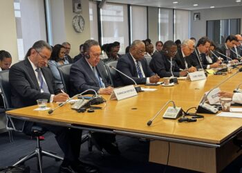 Gobernador Valdez Albizu participa en las reuniones de primavera del FMI y del GBM