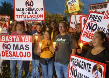 Comunidades de El Valiente en La Caleta piden al presidente declarar terrenos de utilidad pública