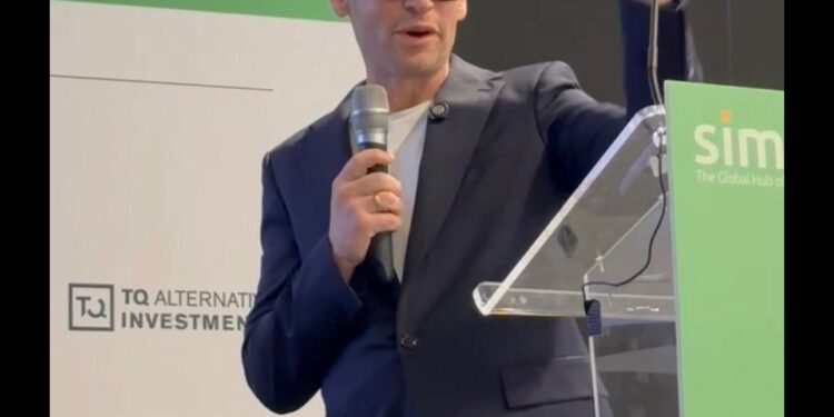 Edward De Valle II destaca en España el potencial de RD para la inversión inmobiliaria y el turismo.