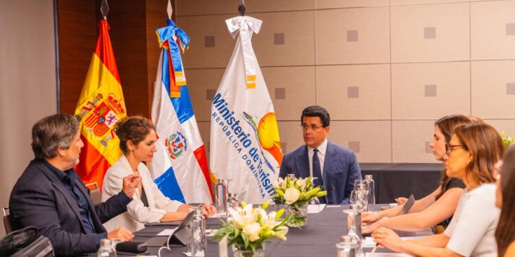 W2fly suma 18 vuelos desde Madrid y Portugal en su programación.