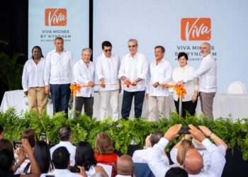 Abinader y Collado inauguran nuevo hotel  Viva Miches by Wyndham con 538 habitaciones. 