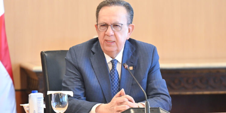 Mercado laboral registra aumento interanual de121,164 ocupados en abril-junio de 2025, explicado por el incremento de 164,598 formales mientras se redujo en 43,434 trabajadores la informalidad