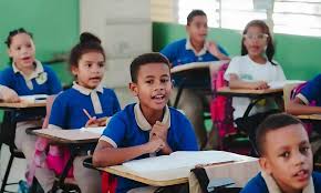 Ex diputado deplora inicio del año escolar en medio de precariedades e incertidumbres