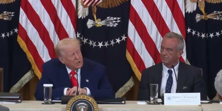 La Última Cruzada de Trump: Hacer a América Saludable (y un Poco Menos Codiciosa) con MAHA