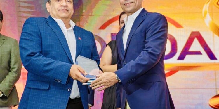 José R. Gonell Cosme es reconocido por su defensa del derecho de autor 