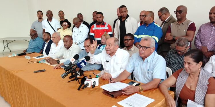 Centrales Sindicales anuncian plan de movilización nacional en defensa de la cesantía laboral