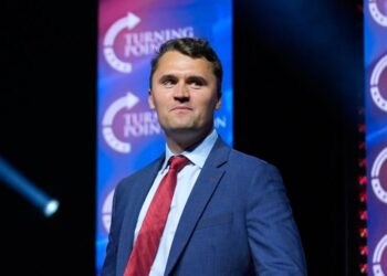 Charlie Kirk y el Debate sobre la Raza: ¿Fue Malentendido o Justamente Acusado?