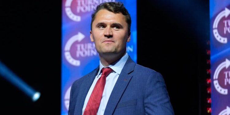 Charlie Kirk y el Debate sobre la Raza: ¿Fue Malentendido o Justamente Acusado?