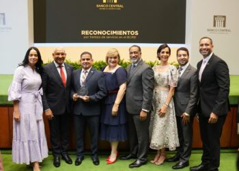 BCRD homenajeó a colaboradores por su tiempo de servicio a la institución