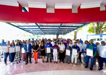 Centros Tecnológicos Comunitarios impulsan formación tecnológica “Digitalízate” en San Juan y Elías Piña