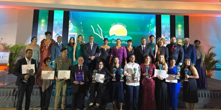 Adompretur reconoce en ceremonia lo mejor del periodismo turístico en edición del PEL 2025