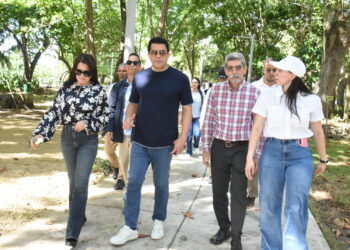 Ministro de Turismo supervisa reconstrucción del Parque Nacional Submarino La Caleta