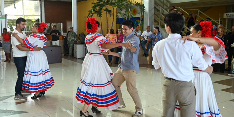 MITUR presenta estrategias de innovación turística a estudiantes de la University of Pennsylvania