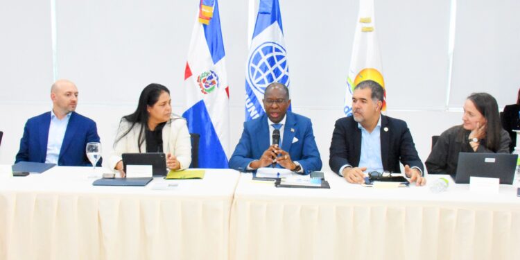 MITUR se reúne con el Banco Mundial y presentó plan estratégico para el desarrollo turístico de Pedernales y la región Enriquillo