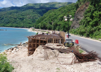 Avanzan trabajos terminación carretera Barahona Enriquillo y mirador San Rafael