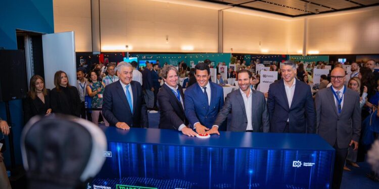 Turismo logra importantes acuerdos en Tradeshow de Miami