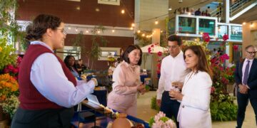 Ministro Collado recibe visita de la embajadora de los Estados Unidos, Leah Campos