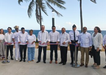 Presidente Abinader y ministro Collado inauguran segunda etapa del malecón de Santo Domingo Este.