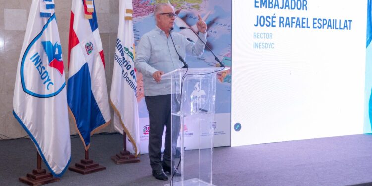 MITUR, MIREX e INESDYC realizan curso de formación turística para diplomáticos.