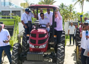 David Collado entrega 42 equipos a ayuntamientos con vocación turística para recolección de desechos
