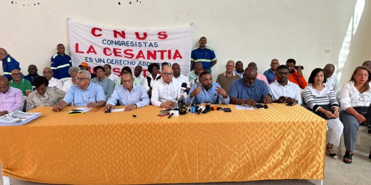 Centrales sindicales piden a Abinader retirar del Congreso la reforma del Código de Trabajo si no se respeta el acuerdo tripartito