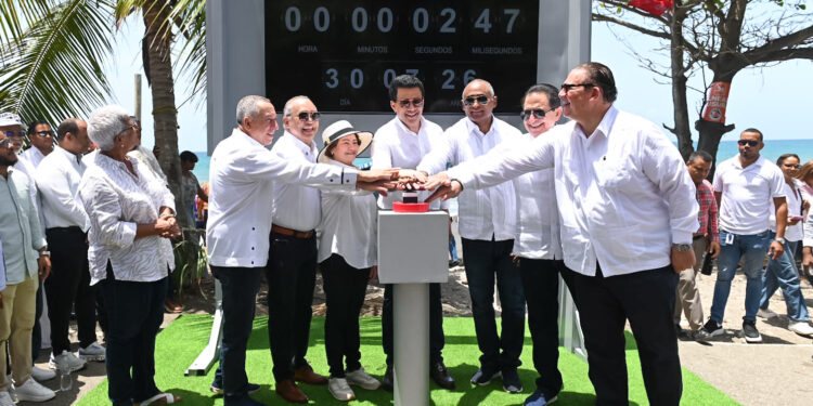 David Collado deja iniciada obras turísticas en Baní por 137 millones de pesos.