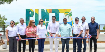 David Collado inaugura parador Fotográfico en Punta Rucia, Puerto Plata