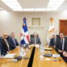 Valdez Albizu se reúne con delegación de funcionarios del FMI