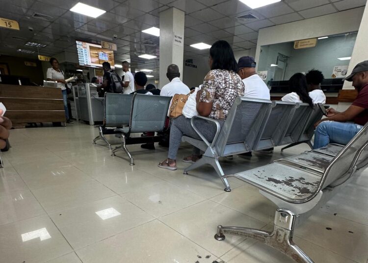 Junta Electoral de Santo Domingo Este, evidencia descuido y deterioro en áreas de servicio