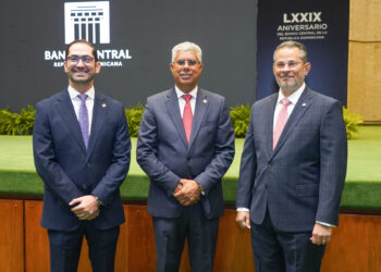 BCRD realiza acto de reconocimiento a personal por tiempo de servicio a la institución