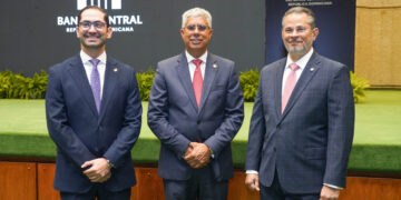 BCRD realiza acto de reconocimiento a personal por tiempo de servicio a la institución