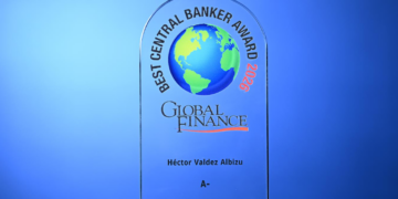 Valdez Albizu obtiene por cuarta vez el reconocimiento entre los mejores gobernadores de bancos centrales del mundo