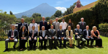 Universidad del País Vasco reconoce a Franklin García Fermín por sus aportes a la consolidación de la Red Latinoamericana de Posgrado