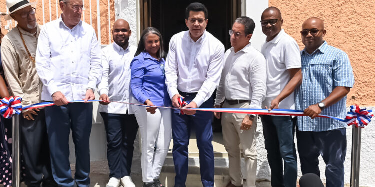 David Collado entrega 254 casas intervenidas en Ciudad Colonial